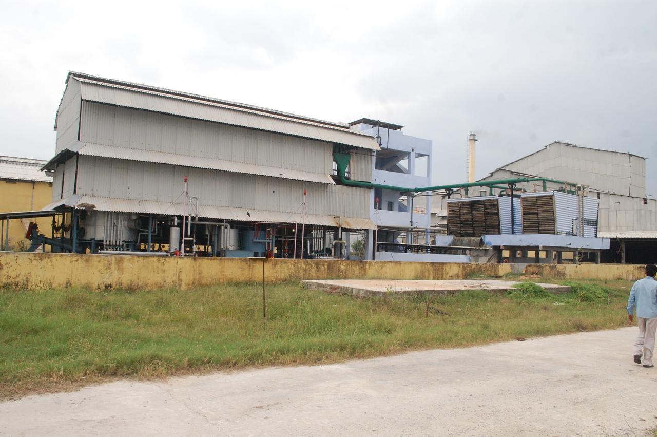 Solvent Extraction Plant - Complete solvent extraction plant with extractor, desolventiser, and condenser systems. - View 1