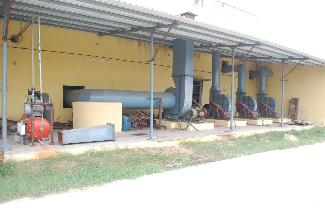 Industrial Compressors - Heavy-duty industrial air compressors for pneumatic systems. - View 1